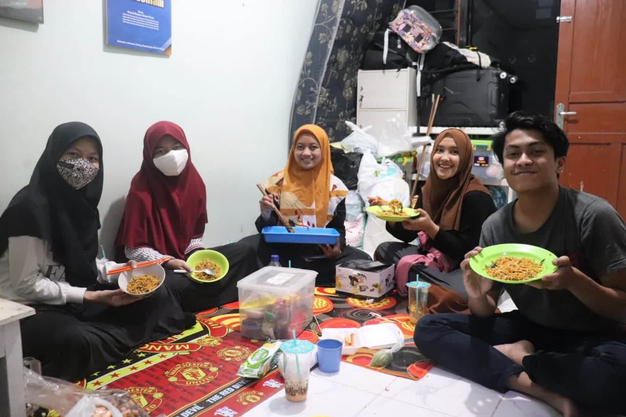 Mahasiswa UNY Racik Mi Petai Cina untuk Penderita Diabetes Mahasiswa UNY Racik Mi Petai Cina untuk Penderita Diabetes
