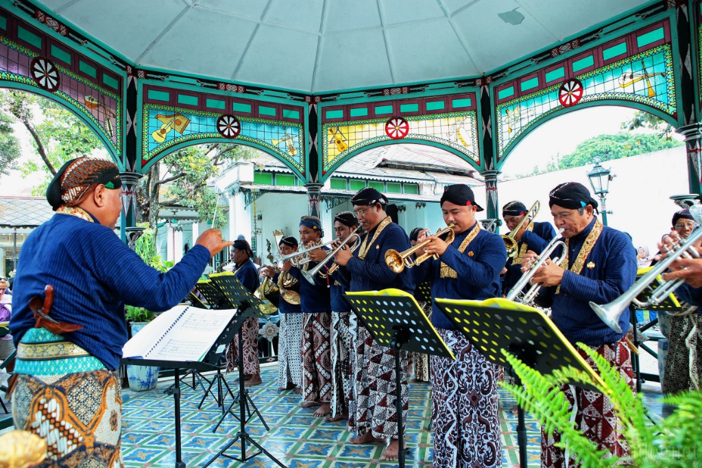 Pentas Musikan Mandalasana Hari Pahlawan, Bawakan Lagu Perjuangan Pentas Musikan Mandalasana Hari Pahlawan, Bawakan Lagu Perjuangan