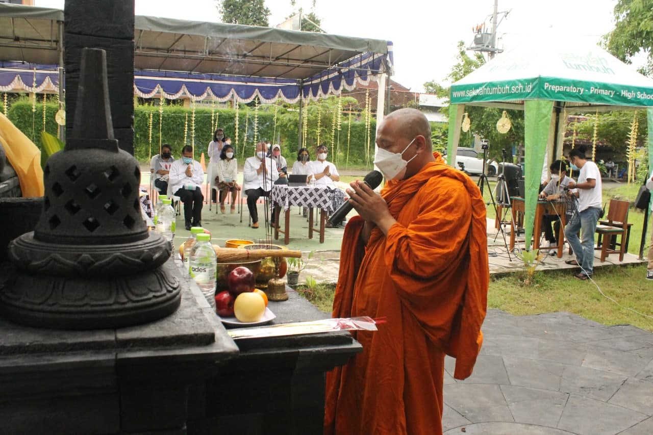 Wujud Toleransi Keberagaman, Sekolah Tumbuh Resmikan Buddhastupa Nyanasambhara Wujud Toleransi Keberagaman, Sekolah Tumbuh Resmikan Buddhastupa Nyanasambhara