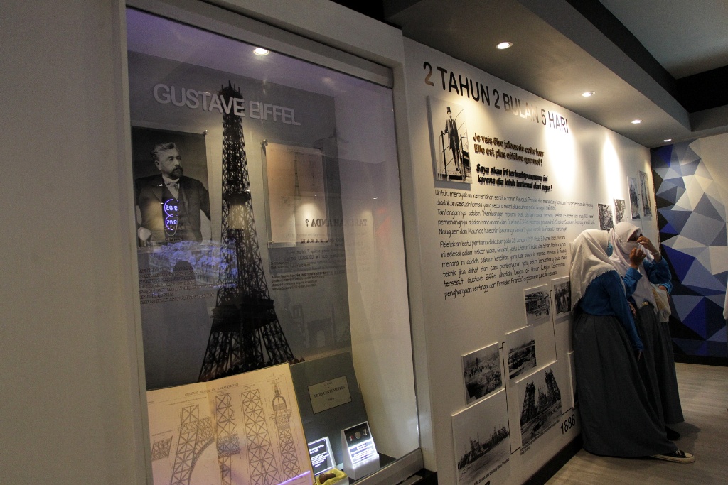 Zona Jelajah Menara Eiffel, Wahana Terbaru Taman Pintar Zona Jelajah Menara Eiffel, Wahana Terbaru Taman Pintar