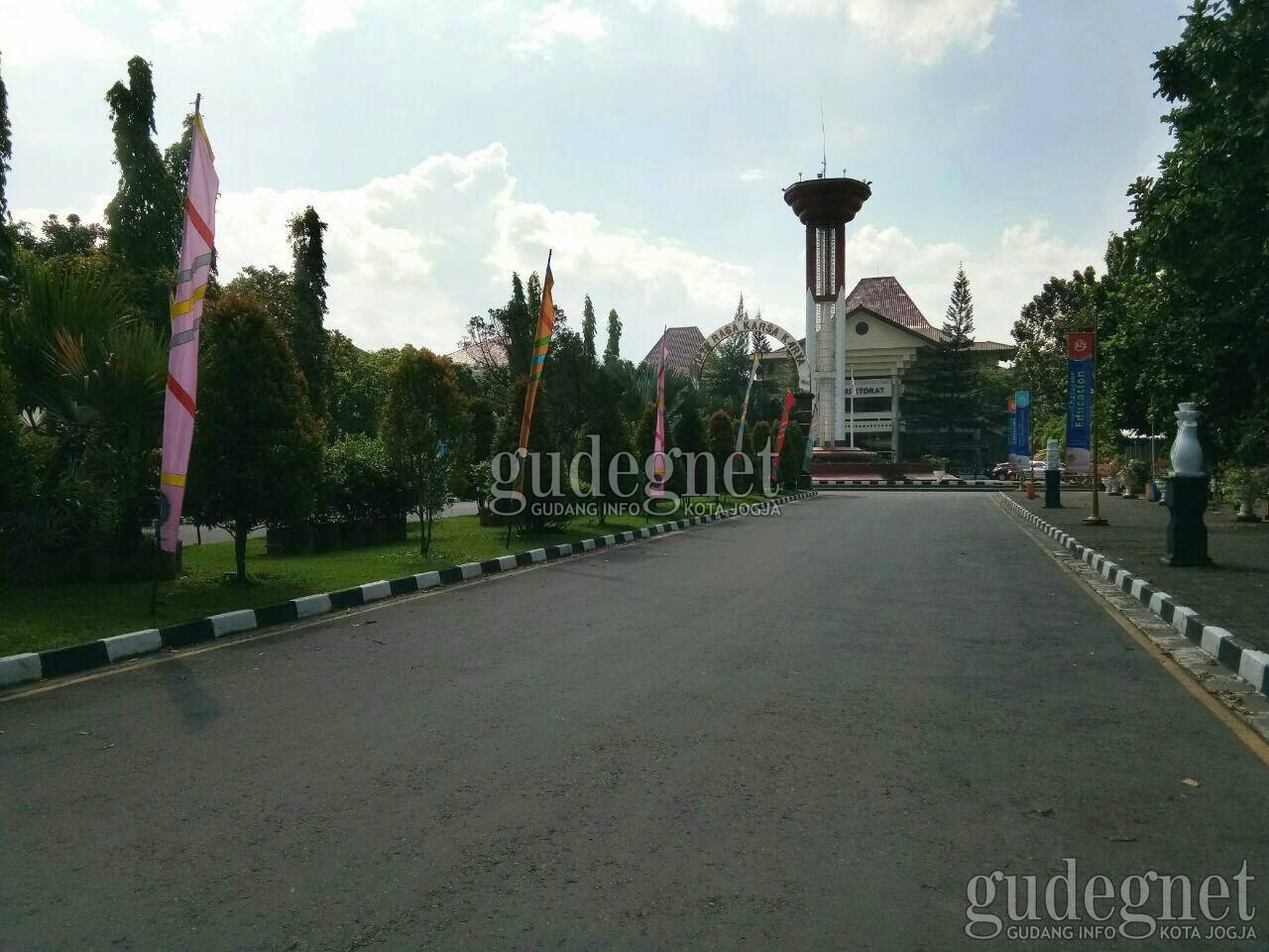 Mahasiswa UNY Olah Limbah Tempe untuk Suburkan Tanaman Mahasiswa UNY Olah Limbah Tempe untuk Suburkan Tanaman