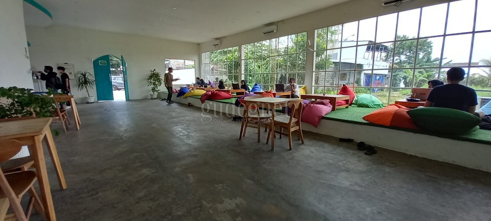 Nongkrong ‘Mewah’ di Kopi Nuri Nongkrong ‘Mewah’ di Kopi Nuri