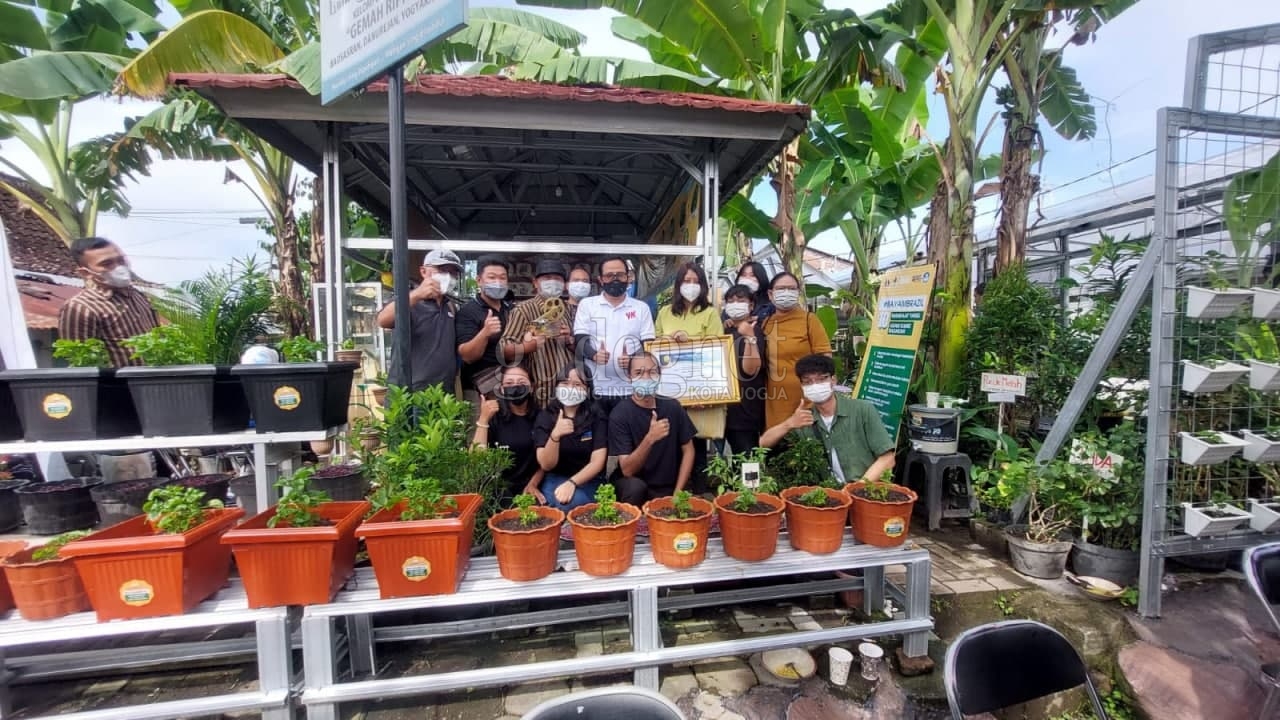 Tim Abdimas UKDW Beri Edukasi Budidaya Bayam Brazil Tim Abdimas UKDW Beri Edukasi Budidaya Bayam Brazil