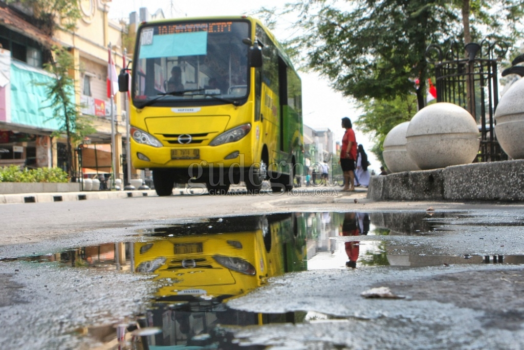 Rute Bus Trans Jogja yang Melintasi Lokasi Wisata di Yogyakarta Rute Bus Trans Jogja yang Melintasi Lokasi Wisata di Yogyakarta