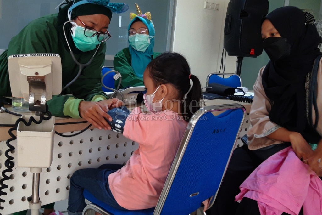 Cukup Bawa KIA, Anak 6-11 Tahun Bisa Langsung Divaksin di RSA UGM Cukup Bawa KIA, Anak 6-11 Tahun Bisa Langsung Divaksin di RSA UGM