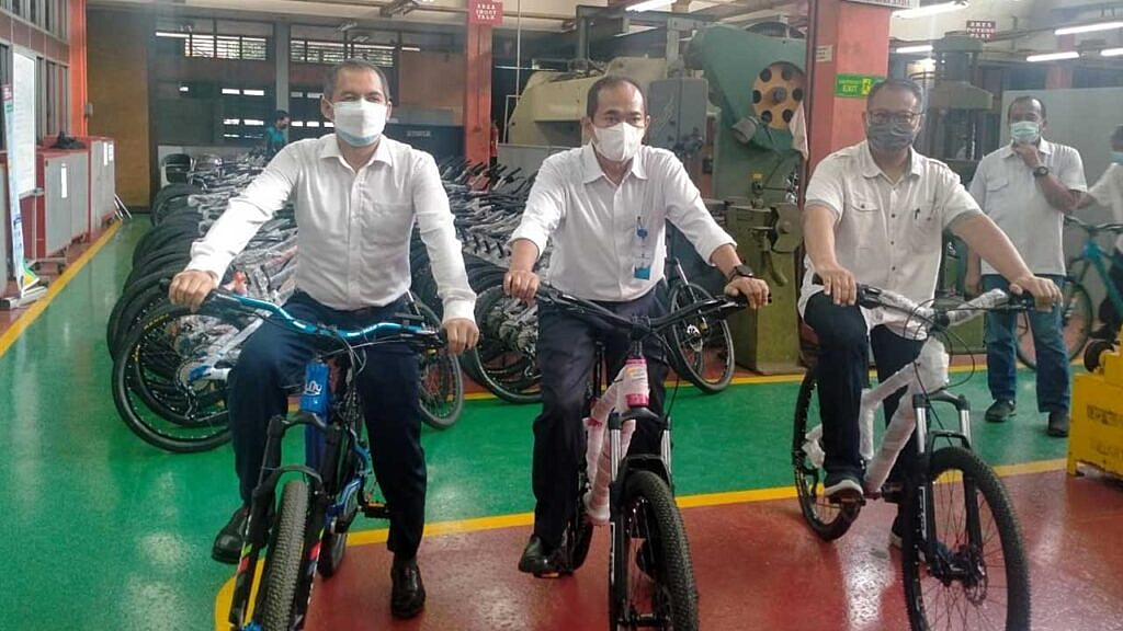 Mahasiswa UNY Rancang Sepeda Listrik 'Indobike' Mahasiswa UNY Rancang Sepeda Listrik 'Indobike'