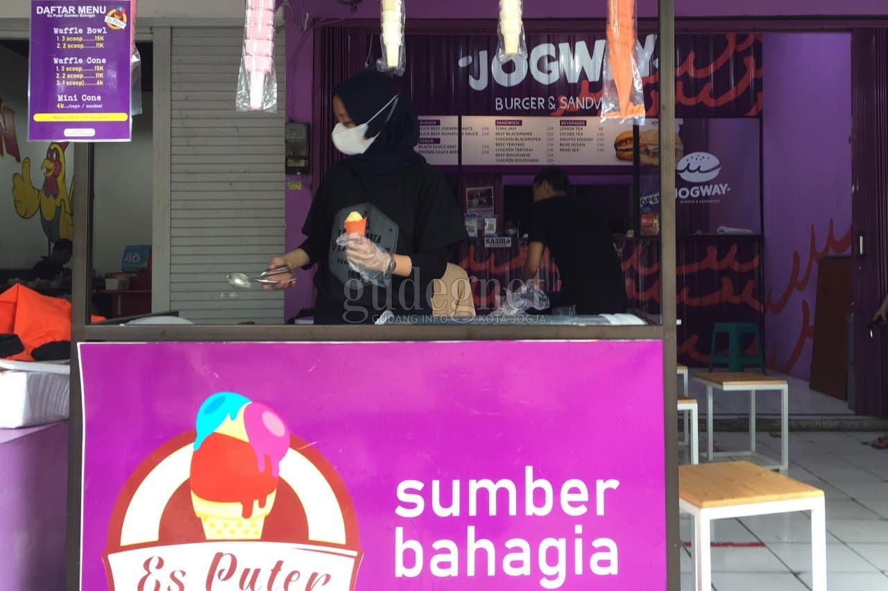 Ngadem di Es Puter Sumber Bahagia Ngadem di Es Puter Sumber Bahagia