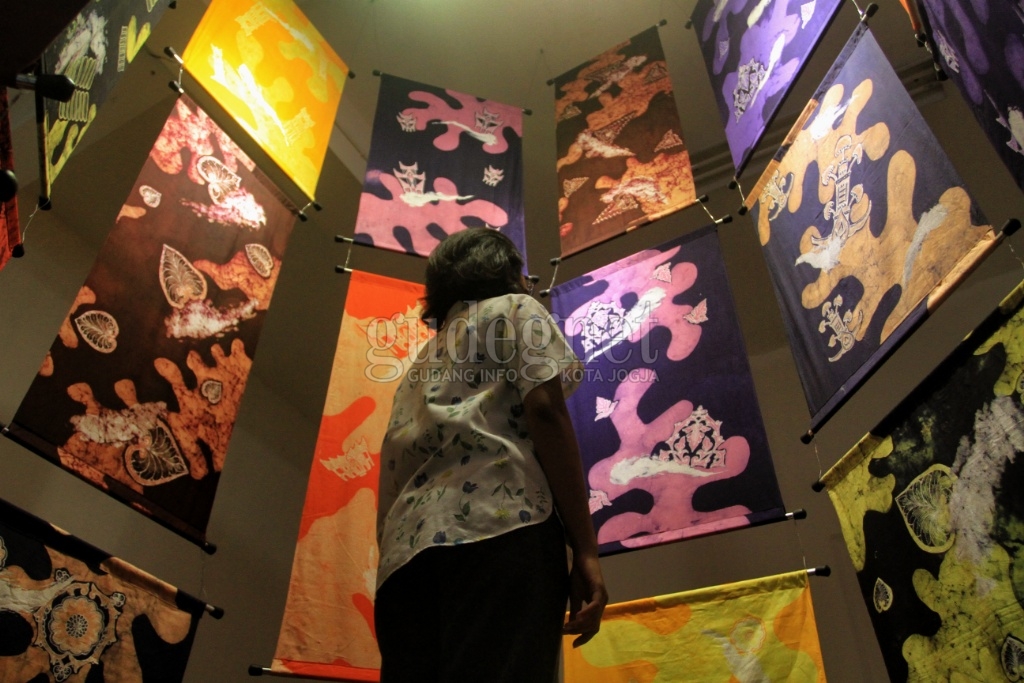 Forum Mahasiswa Minang ISI Gelar Pameran 'Minangkarta' Forum Mahasiswa Minang ISI Gelar Pameran 'Minangkarta'