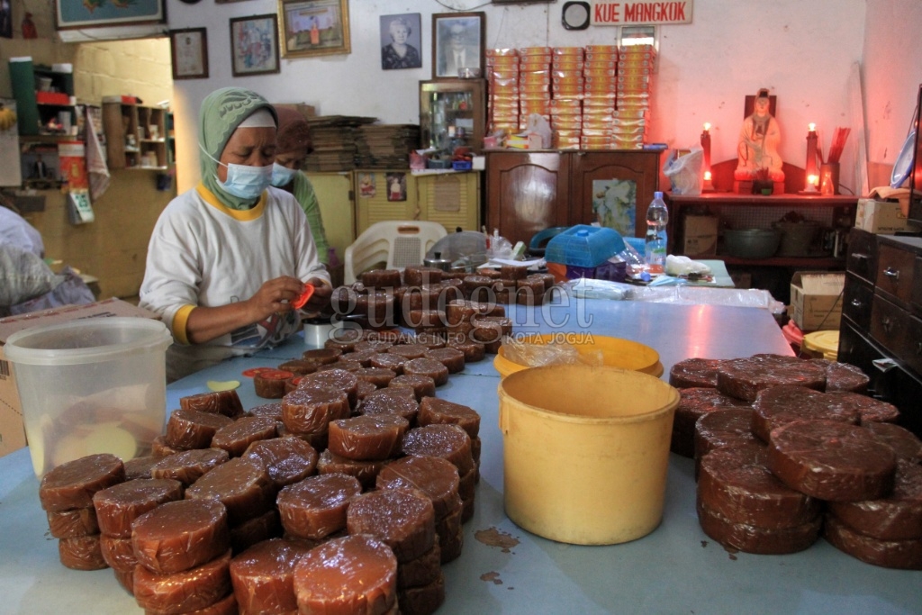 Produsen Kue Keranjang Tukangan Produksi Satu Ton Imlek Tahun Ini Produsen Kue Keranjang Tukangan Produksi Satu Ton Imlek Tahun Ini