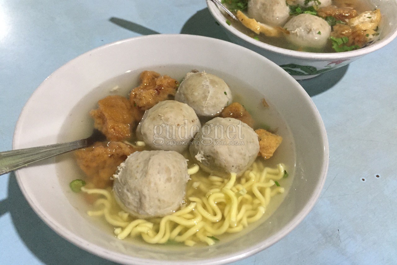 Nikmatnya Bakso Pak Jam Ironayan Nikmatnya Bakso Pak Jam Ironayan