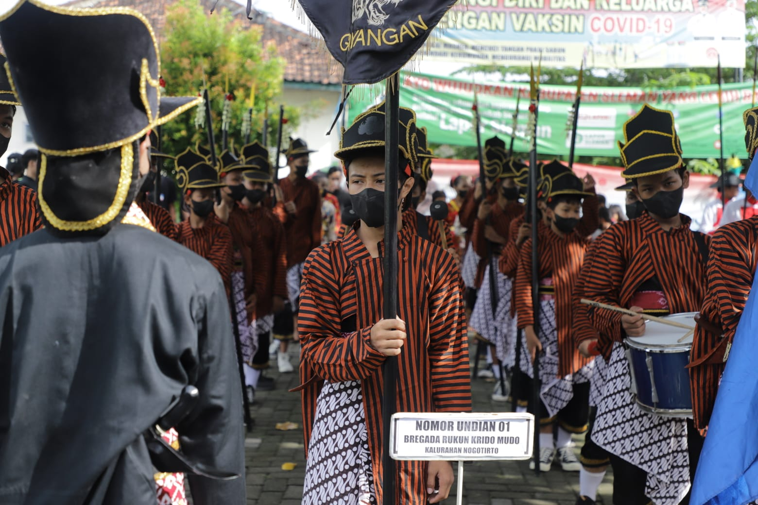 Festival Bregada Gamping Dimeriahkan 5 Kelompok Bregada Festival Bregada Gamping Dimeriahkan 5 Kelompok Bregada