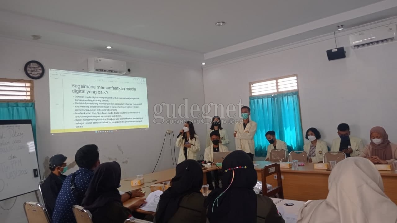 Tim Pengabdian Masyarakat UAJY Adakan Srawung Literasi di Embung Sendangtirto Tim Pengabdian Masyarakat UAJY Adakan Srawung Literasi di Embung Sendangtirto