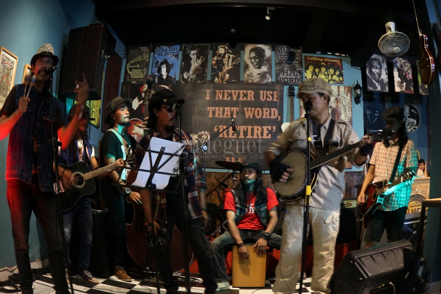 Los Fungos Luncurkan Album Perdana Los Fungos Luncurkan Album Perdana