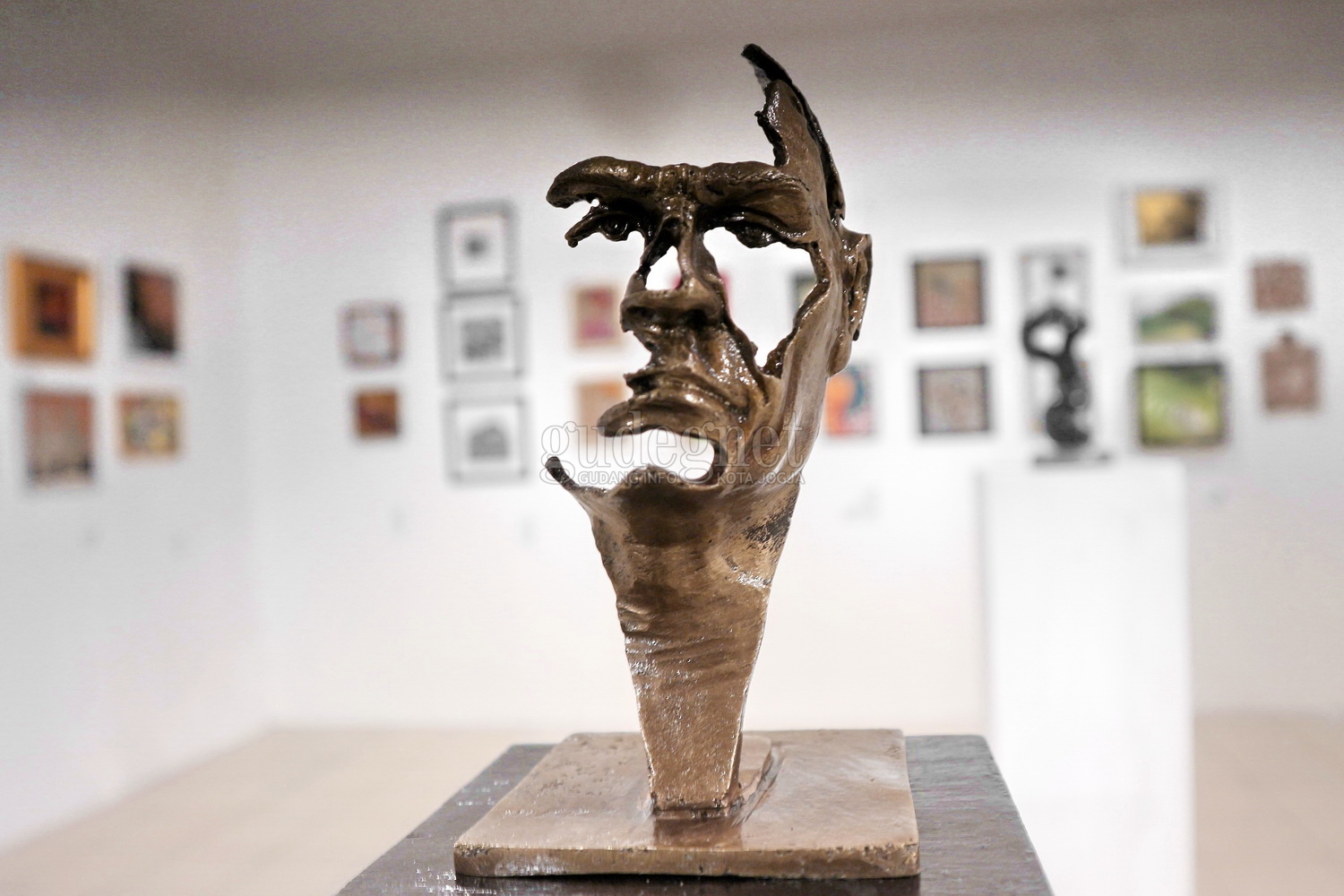‘Miracle at Jogja Gallery’, sebuah persembahan kepada kawan ‘Miracle at Jogja Gallery’, sebuah persembahan kepada kawan