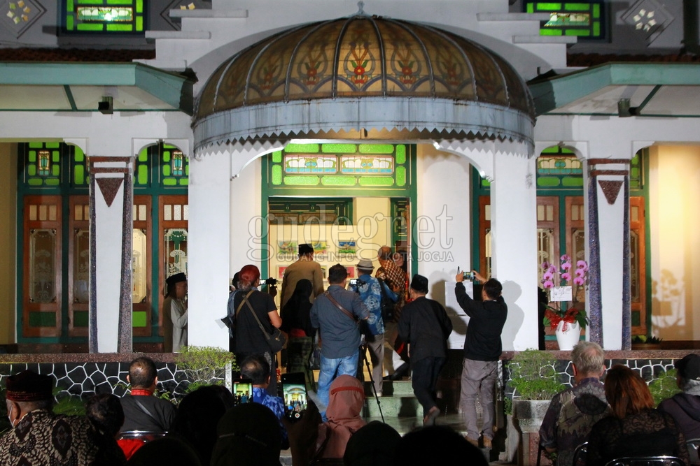 Pameran Karya dan Kilas Balik Achmad Charris Zubair Pameran Karya dan Kilas Balik Achmad Charris Zubair