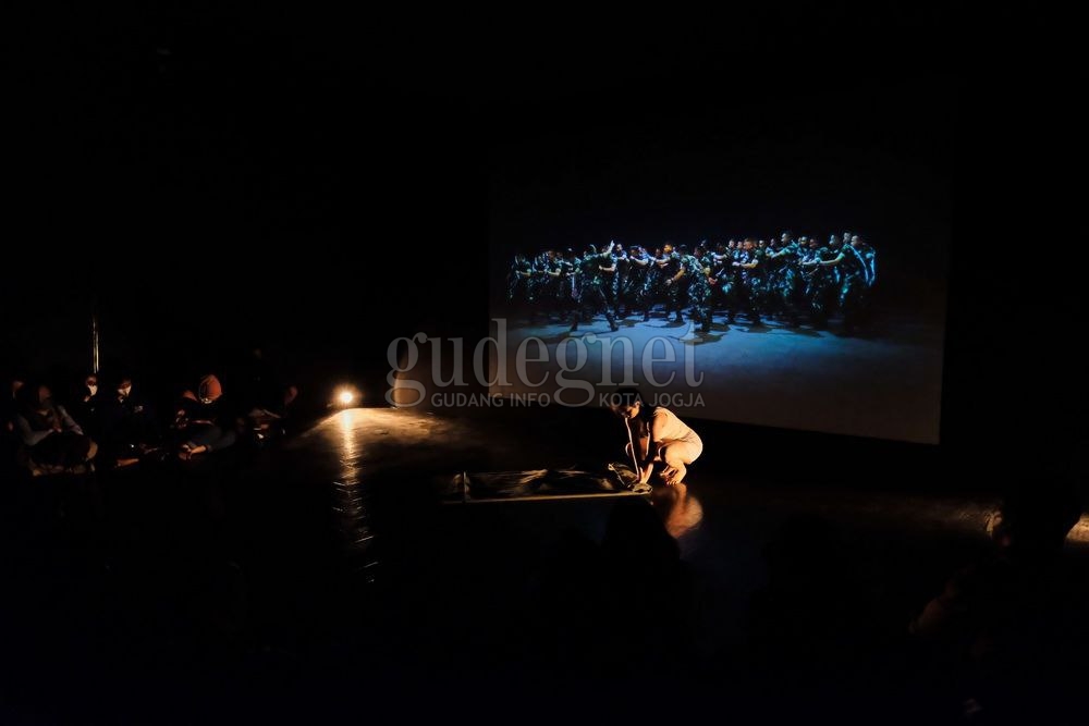 “Explanatory”, Wajah Seni Pertunjukan di Ruang Pamer ArtJog MMXXII “Explanatory”, Wajah Seni Pertunjukan di Ruang Pamer ArtJog MMXXII