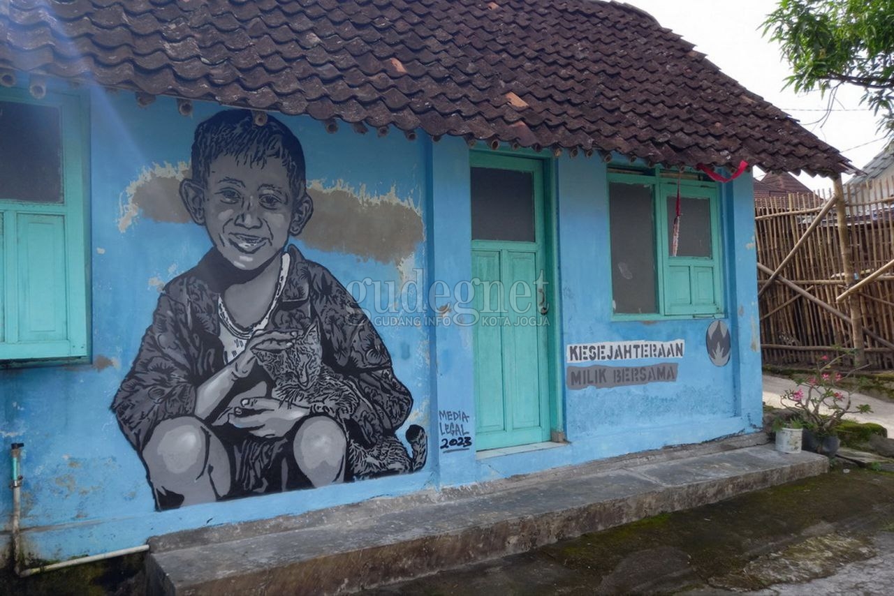 “Mural to Kampung”, Upaya Membendung Laju Pengkotaan Wilayah Desa “Mural to Kampung”, Upaya Membendung Laju Pengkotaan Wilayah Desa