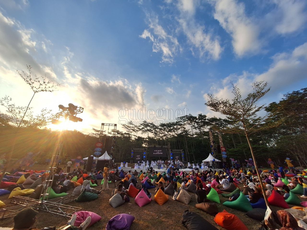 Keroncong Plesiran Vol. 7, Sukses Hibur Penonton Keroncong Plesiran Vol. 7, Sukses Hibur Penonton