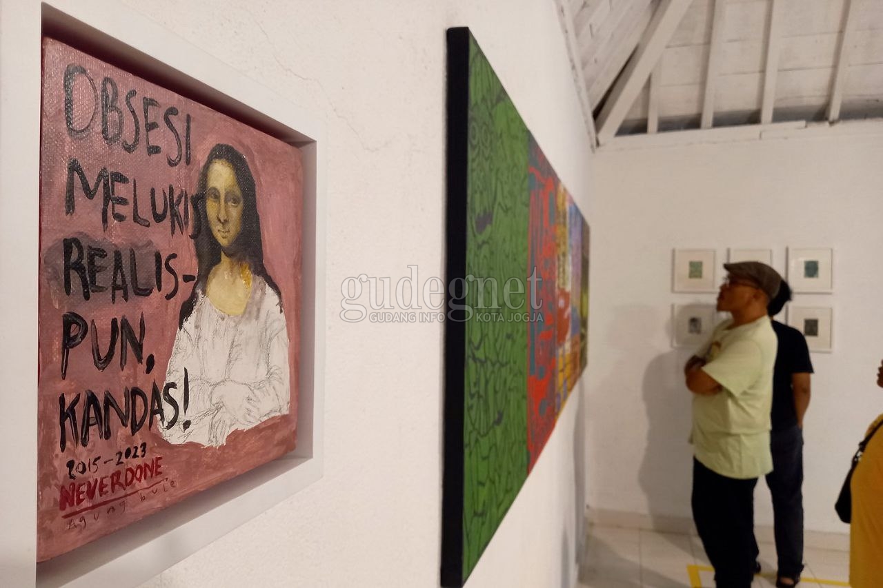 Antara Kesadaran, Kekacauan, dan Ketidaksadaran Agung Bule dalam ”Disorder” Antara Kesadaran, Kekacauan, dan Ketidaksadaran Agung Bule dalam ”Disorder”