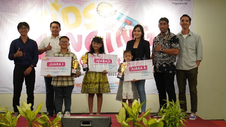 Lomba Menyanyi Anak-Anak Usia 6-12 Tahun di INNSiDE Yogyakarta Munculkan 3 Juara Berbakat Lomba Menyanyi Anak-Anak Usia 6-12 Tahun di INNSiDE Yogyakarta Munculkan 3 Juara Berbakat