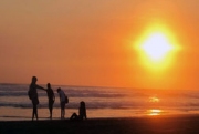 Menikmati Sunset di Glagah Indah