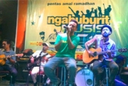 Shaggydog Lelang Kemeja Kenangan