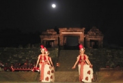 Melihat Indahnya Purnama di Candi Boko