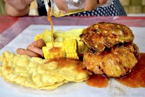 Makan Ayam di Kandang Ayam Jogja