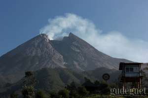 Petang Ini Merapi Kembali Gugurkan Awan Panas